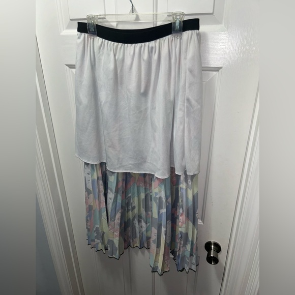Multi Color Girl Print Pleated Skirt Size 1XL - Picture 3 of 4
